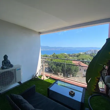 Superbe Avec Vue Panoramique, A Proximite Et Aeroport Apartment *